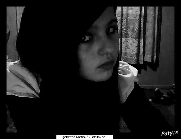 emo  nu ? :nod: ce parere ai despre forum?