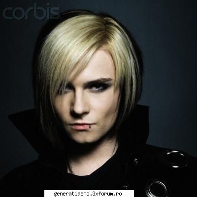 super ales ca-i despre emo :wink2:  :wink2: ce parere ai despre forum?