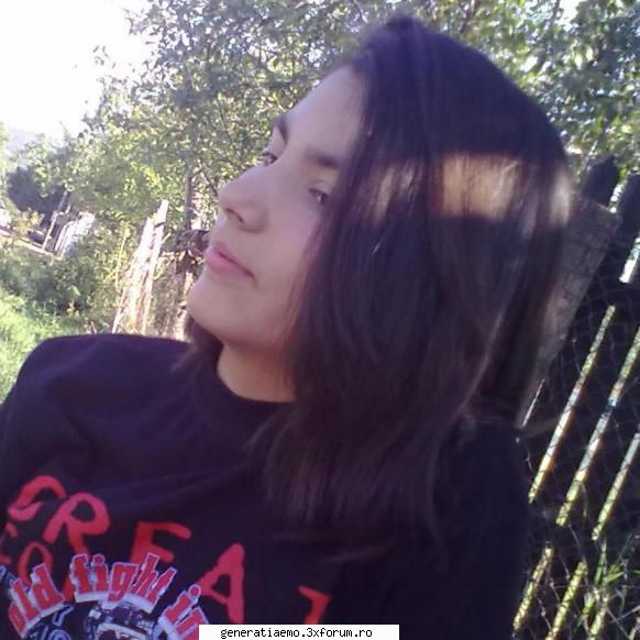 si yo sunt emo si recunosc si stiu cum e sa fii jignit de manelistii si altii. mereu sunt facuta