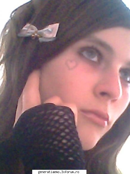 larry am 14ani sh snt din tm
vreau sa imi fak prieteni kre au akeleasi pareri k sh me de aceea am